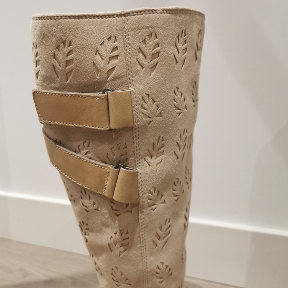 Timberland suede knee high boots. Like new - Picture 2 of 16